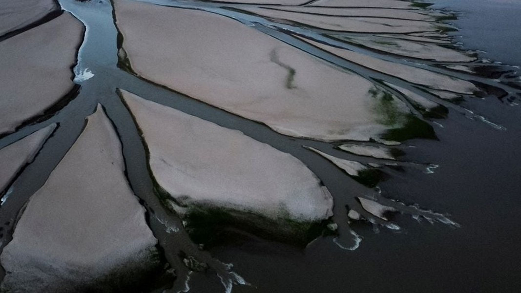 Trận chiến dữ dội này cũng đánh dấu lần đầu tiên các lực lượng hải quân sử dụng các phát minh quân sự như pháo đài lắp trên tàu chiến, tàu tháp cao và súng thần công.