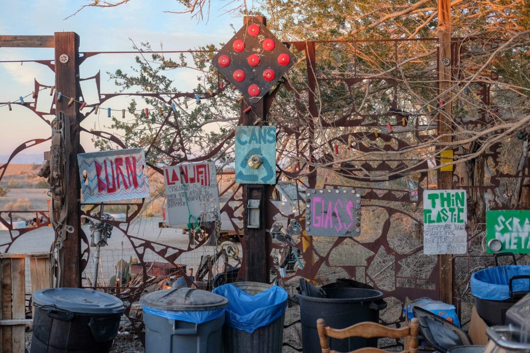 Do đó, cư dân nơi đây không phải tuân theo bất cứ một quy định pháp luật nào.