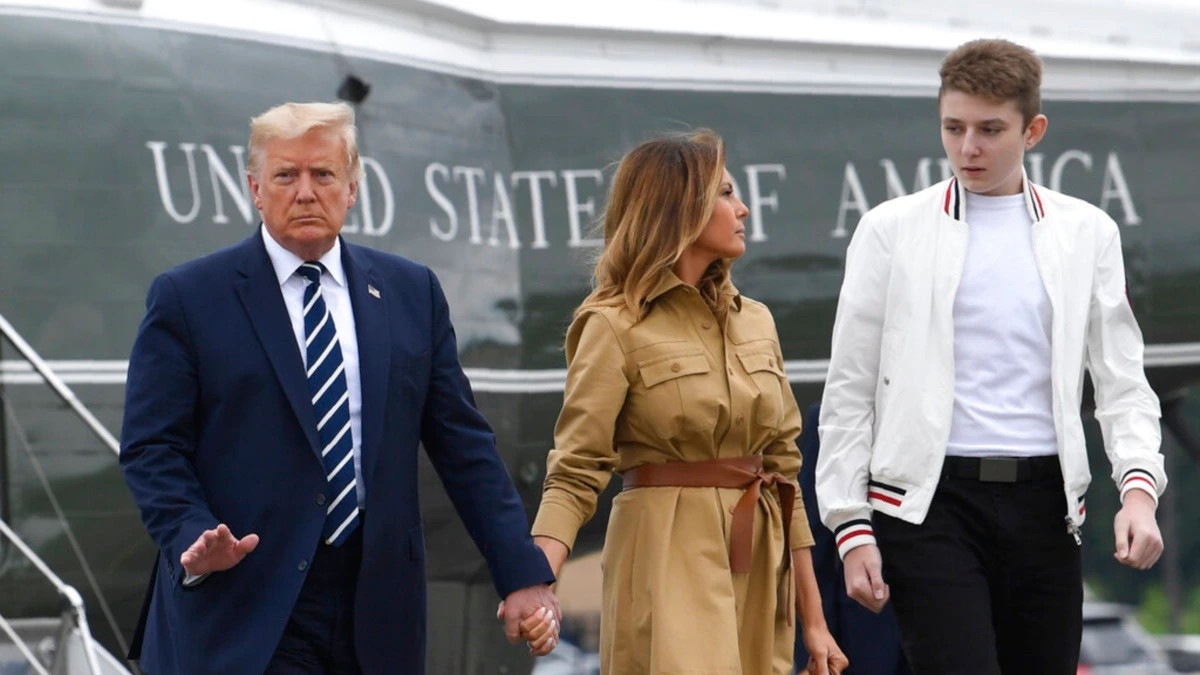 Nhiều ý kiến cho rằng một trong những điều giúp Barron sở hữu chiều cao vượt trội chính là sở thích chơi thể thao của cậu. Ảnh: Getty.