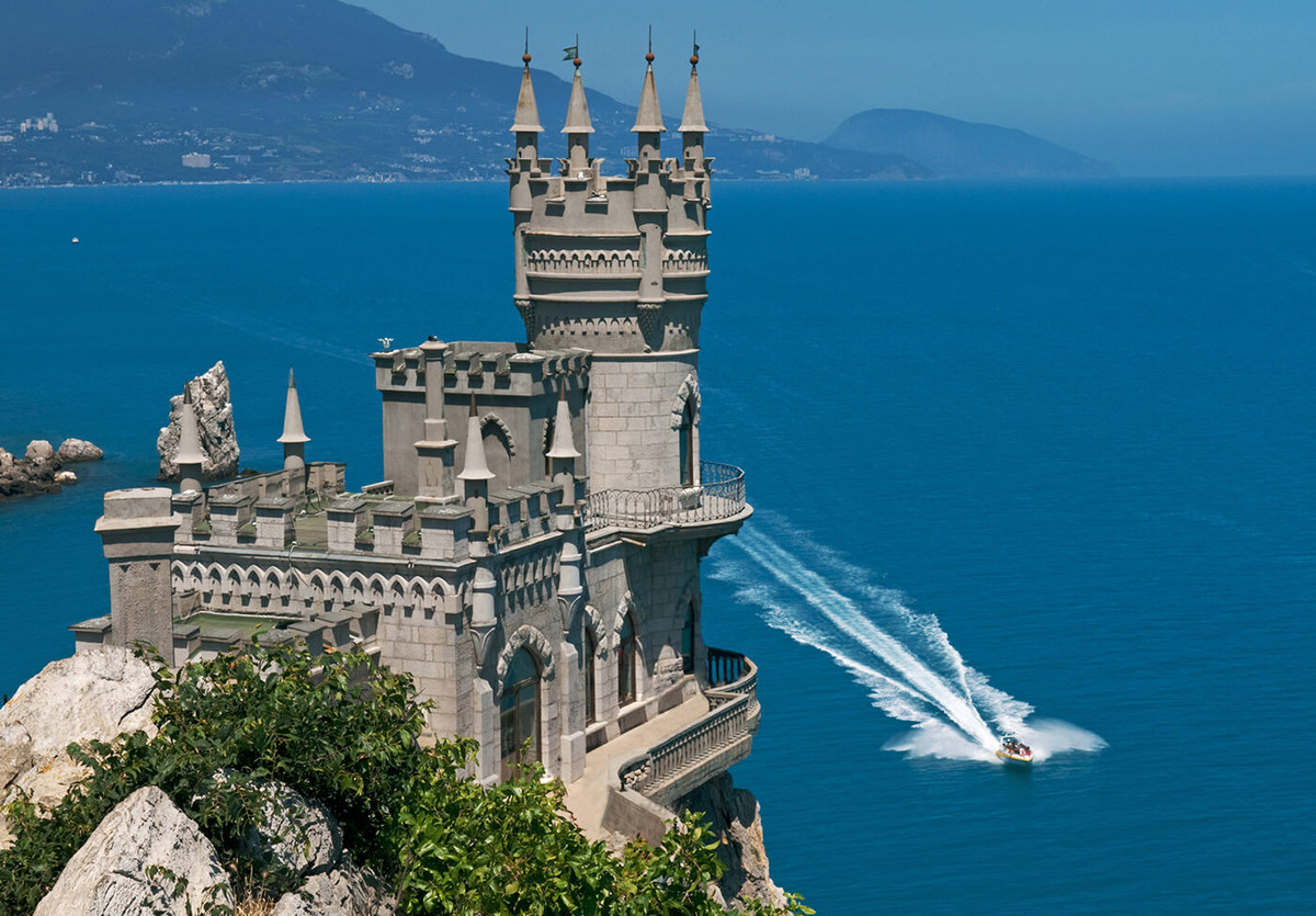 Choang ngop ve dep lau dai To Yen chenh venh tren vach da-Hinh-2