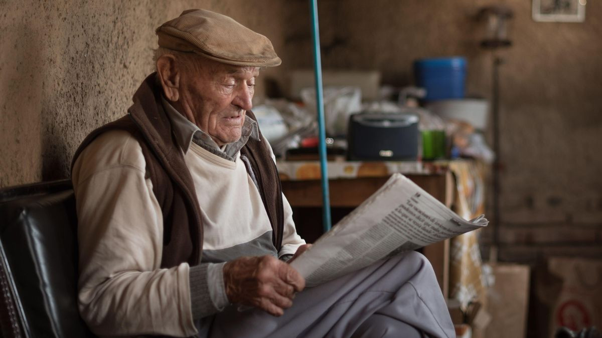 Cuộc sống buồn tẻ của người đàn ông cô đơn nhất thế giới Cuoc song buon te cua nguoi dan ong co don nhat the gioi