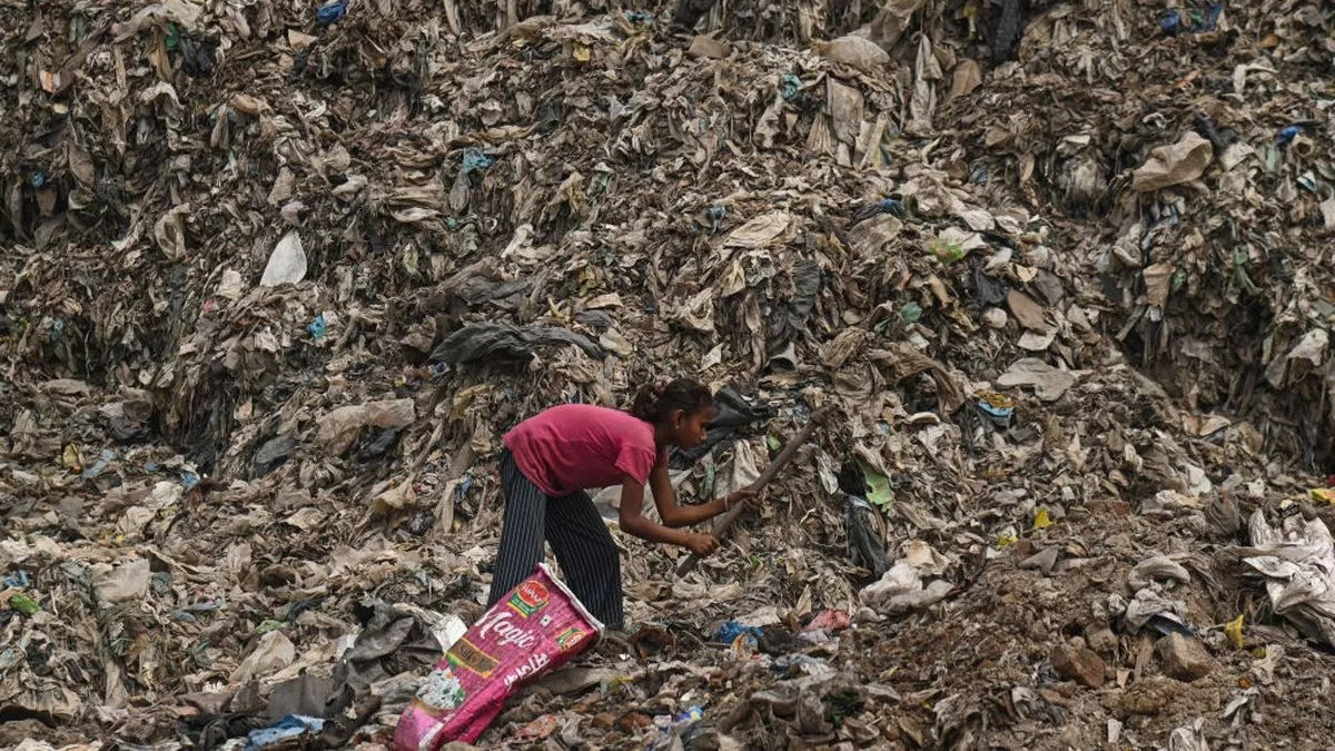 New Delhi ô nhiễm gấp 10 lần so với London (Anh) và vào năm 2023, các trường học và cao đẳng tại thành phố này đã phải đóng cửa ngày này qua ngày khác để tránh ô nhiễm. (Ảnh: Getty)