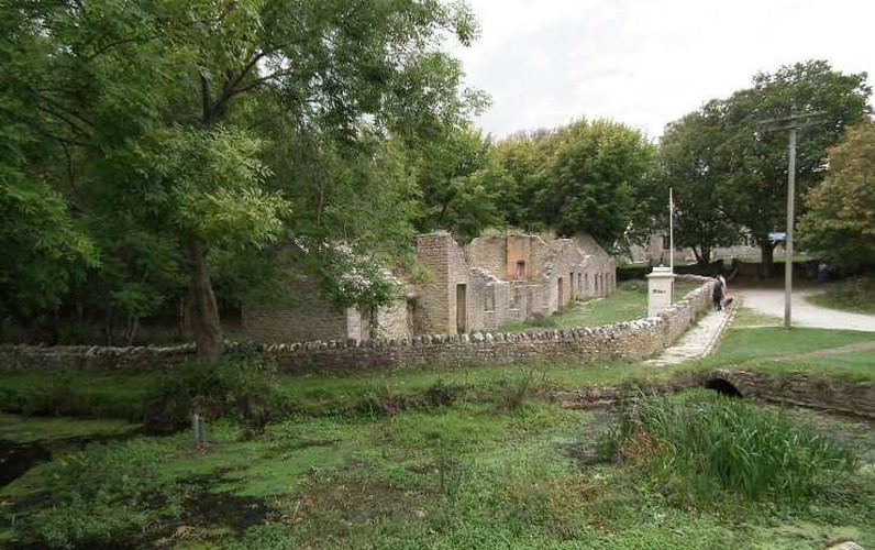 Thế nhưng, những người khác không hài lòng và khao khát được trở về nhà, bởi vậy họ đã làm dấy lên các cuộc biểu tình, dân làng đòi quyền quay trở lại Tyneham.