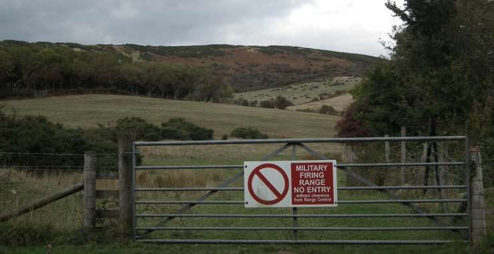 Mặc dù luôn hy vọng trở về nhà, nhưng những cư dân xưa sẽ chẳng thể đặt chân đến Tyneham được nữa. Sau khi chiến tranh kết thúc, nhiều người định cư ở những ngôi nhà mới tại Wareham cách đó 6 dặm (khoảng 10km).