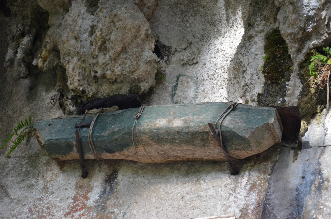 Bi an tap tuc treo quan tai tren vach nui thang dung-Hinh-10