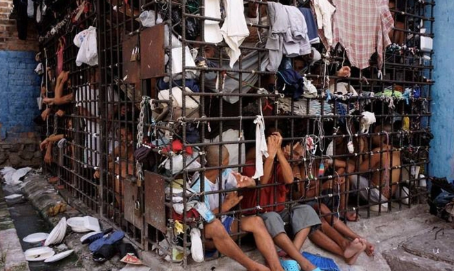 Nhà tù Penas Ciudad Barrios bị coi là nhà tù nguy hiểm nhất thế giới. Nhà tù này ở thủ đô San Salvador (El Salvador), được thành lập từ năm 1999, chuyên giam giữ các tù nhân thuộc băng đảng xã hội đen MS-13. Ảnh: bscholarly.