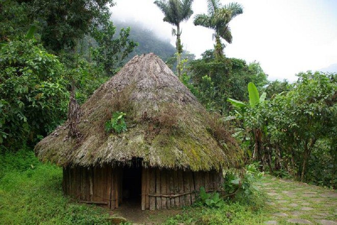 Họ coi nhà của mình là địa phận thiêng liêng nên những sinh hoạt tạo năng lượng xấu như quan hệ vợ chồng, sinh con đẻ cái phải diễn ra bên ngoài ngôi nhà.