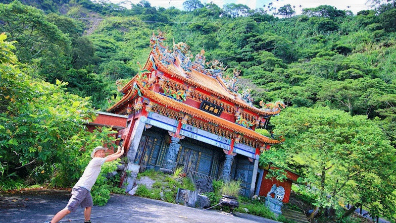 Đây là nơi hoàn hảo để tạo dáng xô đẩy hoặc làm biểu tượng như của Michael Jackson mà không cần bất kỳ nỗ lực nào.