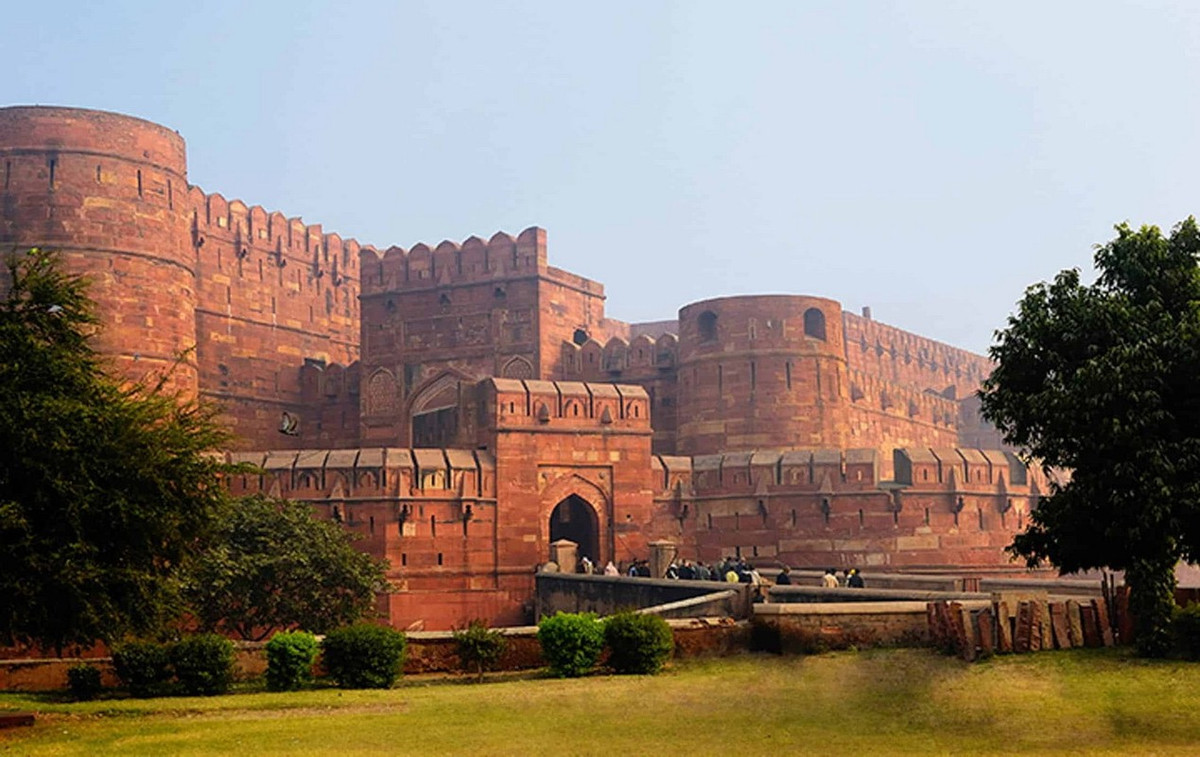 Pháo đài đỏ Agra của Ấn Độ được UNESCO công nhận là Di sản văn hóa thế giới năm 1983.