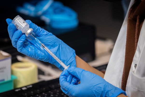 Dot pha: Vac xin COVID-19 co the chong lai nhieu chung virus corona