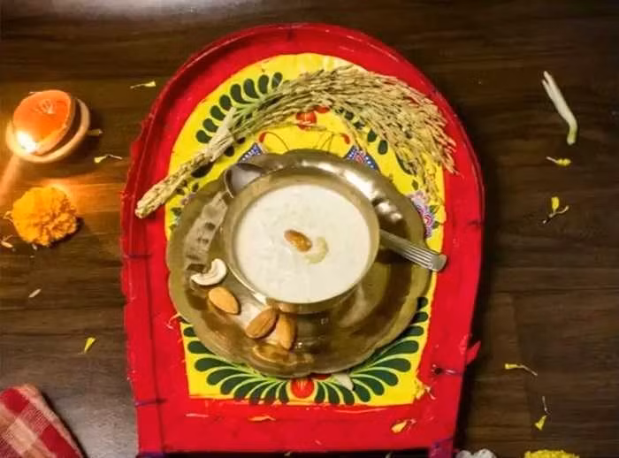 Payesh: Payesh là một món ăn không thể thiếu của ẩm thực Bengali. Payesh được làm từ kem sữa, gạo, bơ sữa trâu và vỏ bạch đậu khấu. Món ăn này thường được chuẩn bị vào ngày sinh nhật như một lời chúc cho một tương lai tươi sáng.