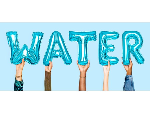 Không uống đủ nước vào buổi sáng: Để tăng cường hiệu quả giảm cân, một trong những cách tốt nhất và đơn giản nhất là bắt đầu ngày mới với một hoặc hai ly nước ấm. Uống nước ấm vào buổi sáng sẽ giúp làm sạch hệ thống và tăng cường trao đổi chất, cũng như giảm cảm giác thèm ăn và lượng calo ở một số người.