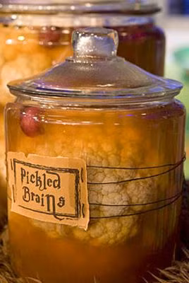 “Não ngâm” ư? Thực tế, đây chỉ là cây súp lơ đựng trong bình mà thôi. Ảnh: Delish.