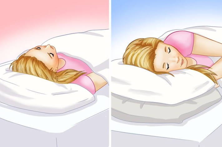 Mũi bị nghẹt là do nhiều chất nhầy bị mắc kẹt trong xoang khiến bạn không thể thở được. Vì vậy, điều quan trọng là bạn phải kê cao đầu khi ngủ vào ban đêm bằng cách kê thêm một chiếc gối nữa. Ngoài ra, bạn nên nằm nghiêng để ngủ thay vì nằm ngửa.