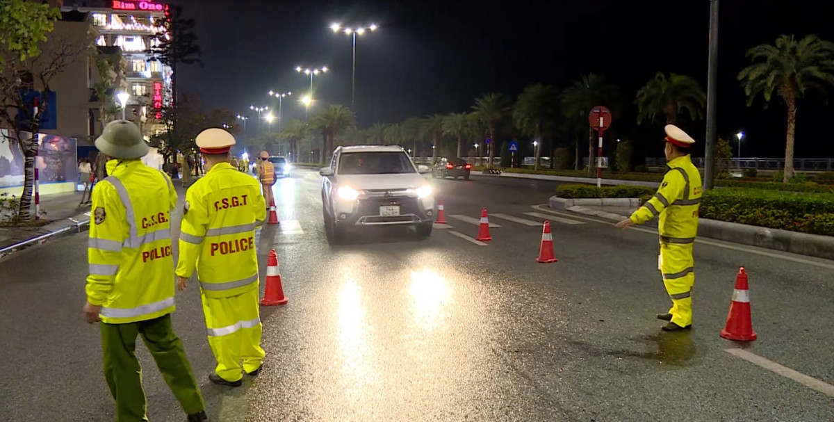 Thanh pho du lich quyet xu ly vi pham nong do con