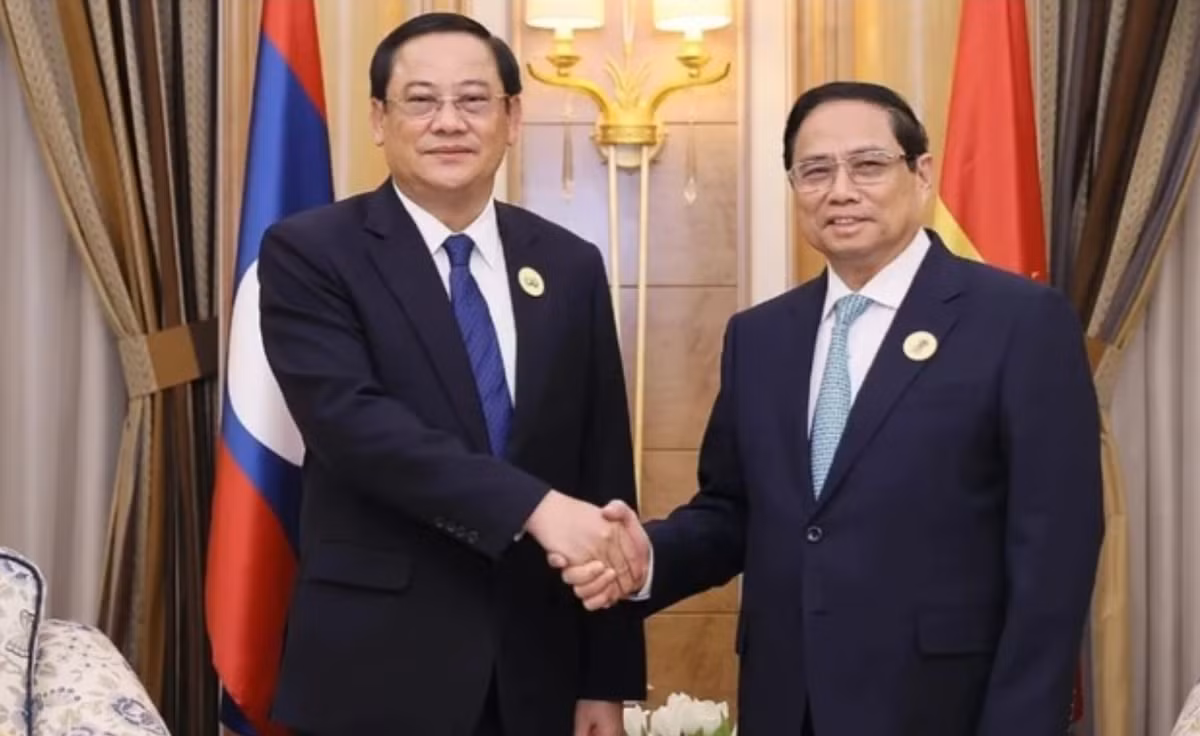 Thu tuong Lao va Phu nhan bat dau tham chinh thuc Viet Nam