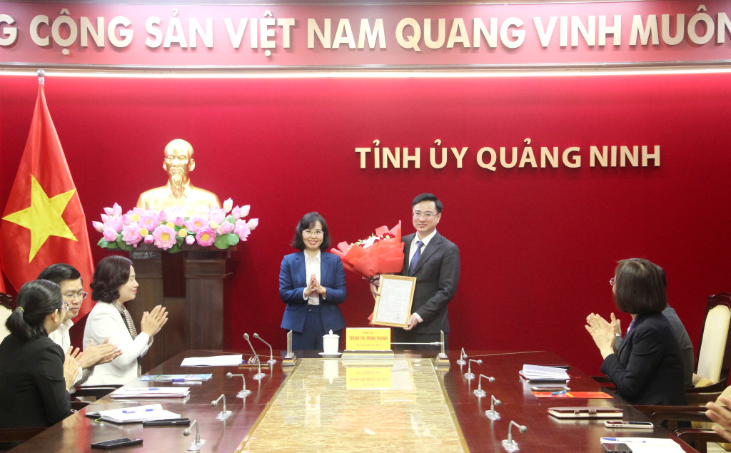 Quảng Ninh công bố quyết định bổ nhiệm cán bộ, lãnh đạo Quang Ninh cong bo quyet dinh bo nhiem can bo, lanh dao