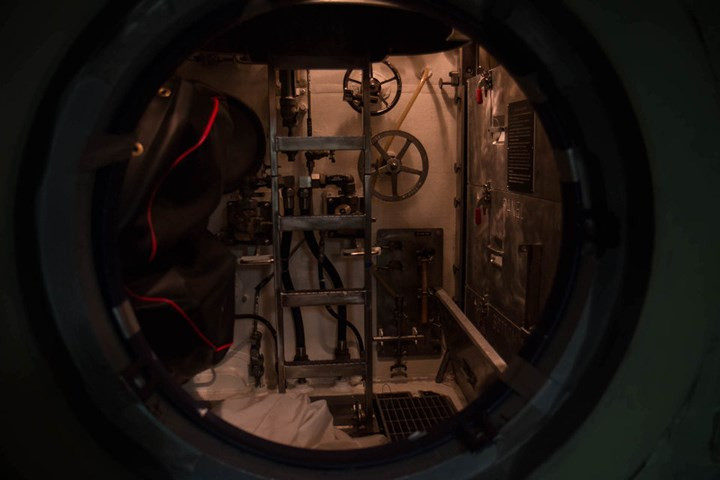 Đây là khoang mà đặc nhiệm SEAL của hải quân Mỹ dùng để chui ra khỏi tàu ngầm khi đang ở dưới nước.