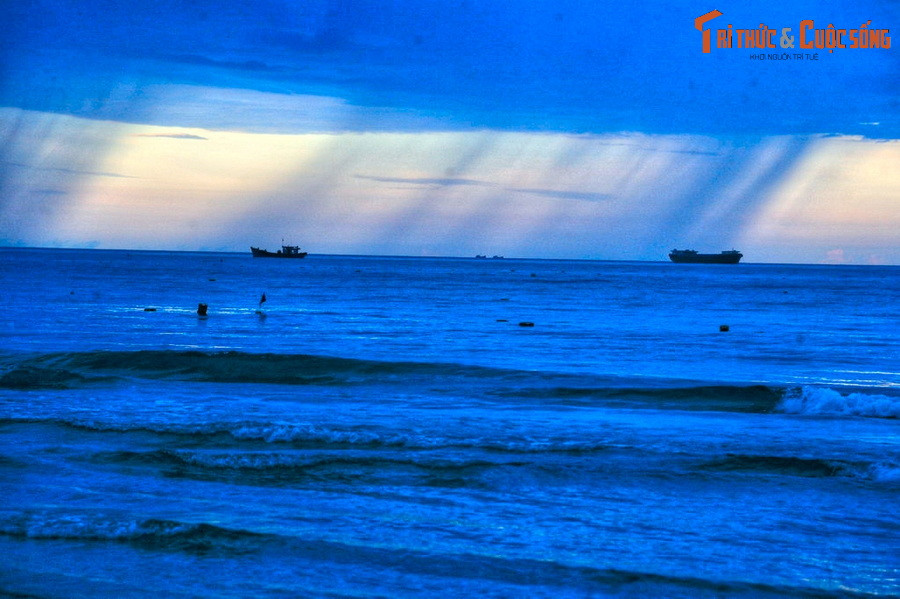 Các cuộc khai quật vào những năm sau đó ở vùng đất Sa Huỳnh dần dần làm lộ diện nguồn gốc và quá trình hình thành, phát triển một nền văn hóa lớn của Đông Nam Á. Đến năm 1937, nền văn hóa này chính thức được gọi là văn hóa Sa Huỳnh.