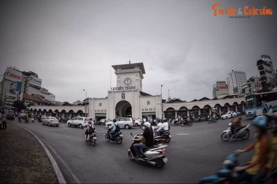 Người Pháp gọi đây là đầm lầy Boresse (marais Boresse) - theo tên đường Boresse chạy dọc bờ Tây của đầm. Dựa vào cái tên thuần Pháp này mà người Việt gọi là đầm Bồ-rệt.