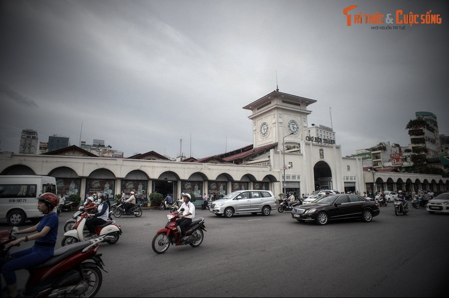 M. A. Petition, một khách du lịch Pháp đã ghi chép rất sinh động về khu đầm lầy này: “Vào khoảng năm 1890, trong khu Boresse vẫn còn nhiều đường đất đắp cao, cắt nhau khá đều đặn, chạy ngang dọc, chia khu đầm lầy ra thành từng xóm nhỏ...”.