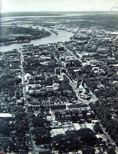 Trung tâm Sài Gòn với nhà thờ Đức Bà là công trình nổi bật.