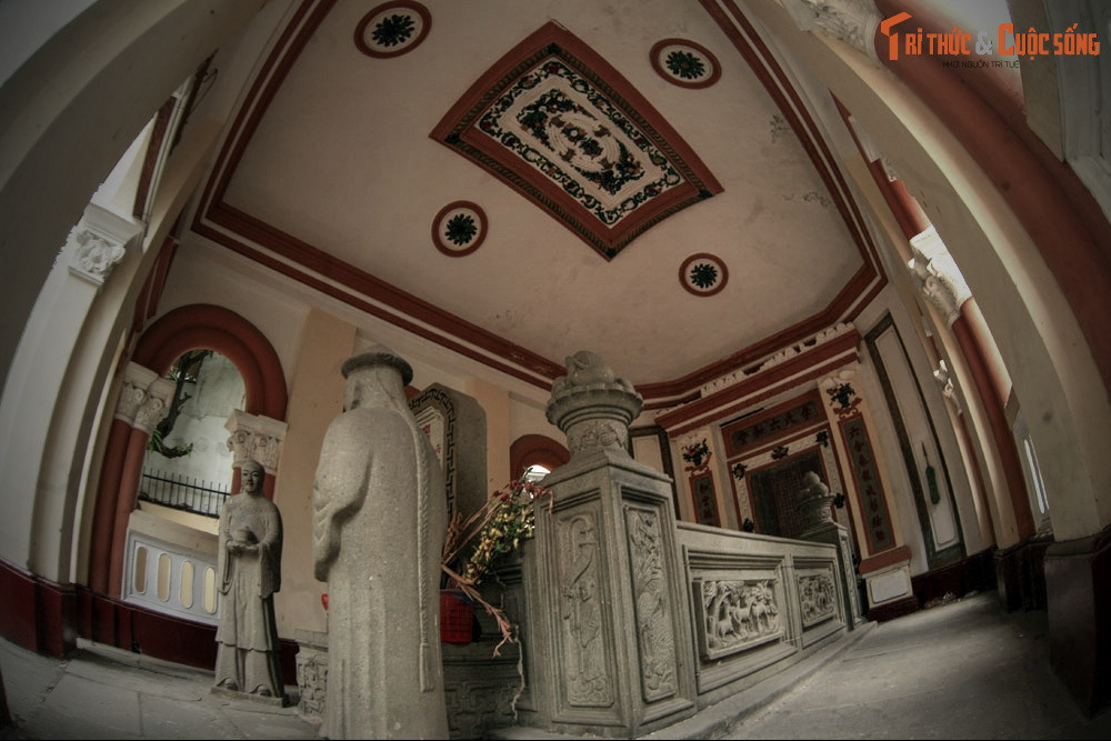 Di sản nổi tiếng nhất mà ông Lý Tường Quan - Bá hộ Xường để lại cho hậu thế chính là khu nhà mồ độc đáo do "tôn tử tương tề đồng tâm" xây dựng vào tháng Chạp năm Bính Thân (1896).