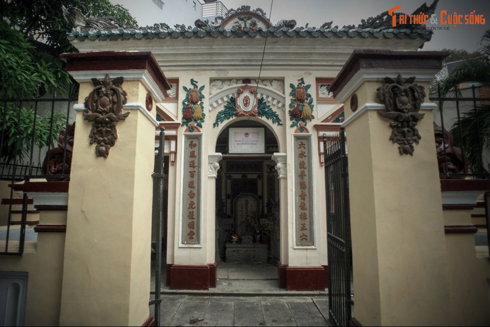 Đây chính là nơi an nghỉ của ông Lý Tường Quan (1842-1896), dân gian còn gọi ông là Bá hộ Xường, một doanh nhân người Hoa thành đạt ở đất Chợ Lớn xưa. Ông được xếp thứ ba trong Tứ đại Phú hộ Sài Gòn thời bấy giờ (nhất Sĩ, nhì Phương, tam Xường, tứ Định).