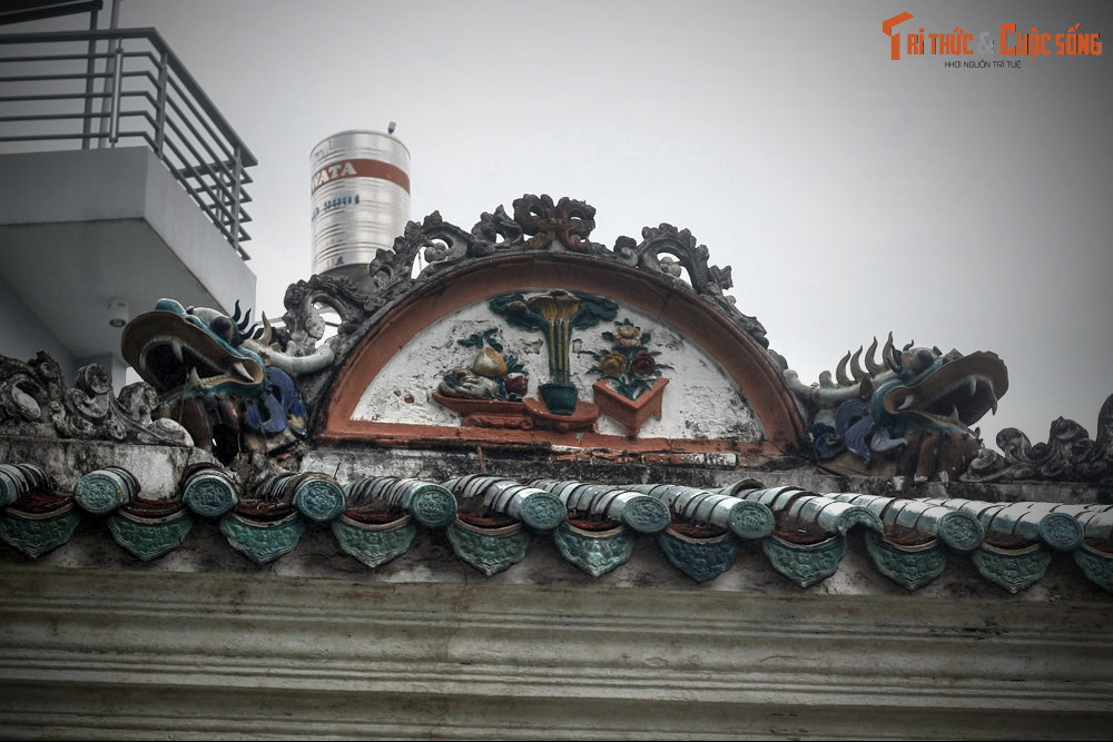 Báo Tuổi Trẻ chủ nhật số 5/1998 có bài Mộ Bá hộ Xường của Nguyễn Thế Kỷ, đã cung cấp thêm một số thông tin: "Rời bỏ vai công chức 'quèn', Bá hộ Xường dốc tâm sức vào việc kinh doanh thịt cá xuất khẩu, mua đất xây cất biệt thự tại vùng Chợ Lớn để cho thuê và bán...".