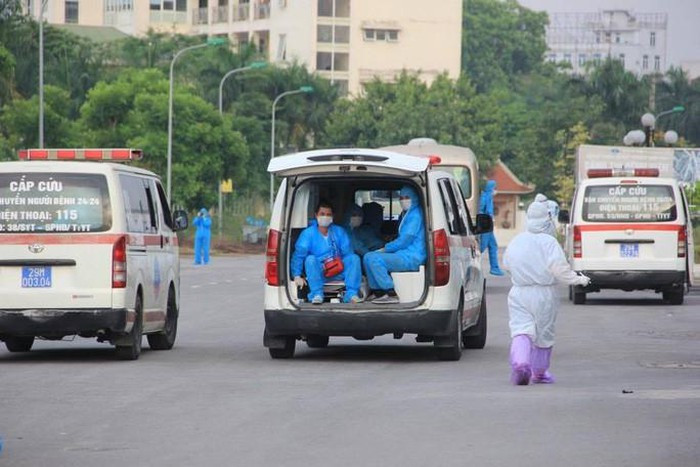 15 benh nhan sot cao trong hanh trinh tu Guinea Xich dao ve nuoc-Hinh-6