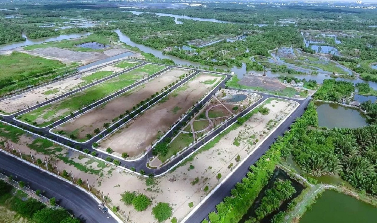 Van Phat Hung xai chieu gi... ban “chui” 370 nen dat KDC Nhon Duc?