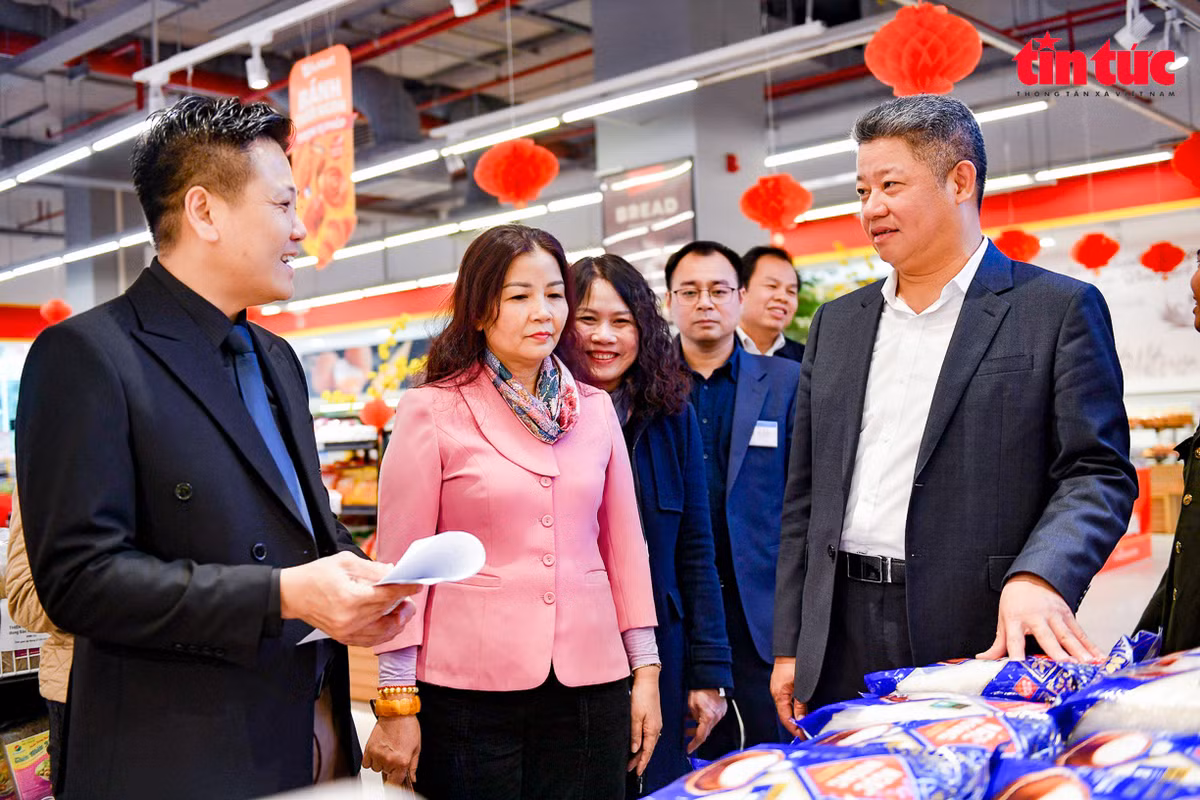 Ha Noi:192 xe chuyen dung van chuyen hang hoa, xang dau xuyen Tet