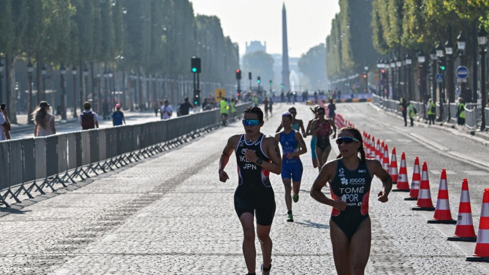 1.Hiệu suất và quá trình luyện tập của vận động viên: Công nghệ theo dõi vận động viên 3D (3DAT) của Intel sử dụng AI để theo dõi 21 điểm trên cơ thể người để tạo ra chuyển động vật lý chính xác, cung cấp tất cả các thông tin chi tiết về cơ sinh học mà các huấn luyện viên tìm kiếm ở các vận động viên ưu tú. Ảnh:RFI