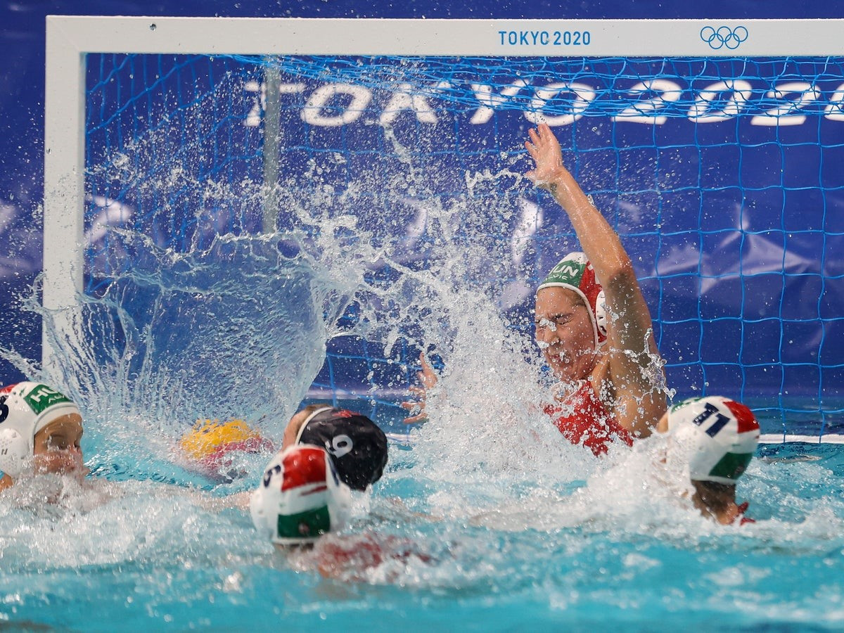 Một rào cản khác là tài trợ và nhu cầu cụ thể của từng môn thể thao - sẽ có 32 sự kiện tại Thế vận hội Paris. Ví dụ như bóng nước là môn thể thao đồng đội lâu đời nhất của Olympic, nhưng không có nhiều tài trợ cho môn này như bóng rổ hoặc bóng đá. Việc sử dụng AI trong bóng nước cũng sẽ đặt ra những thách thức khác nhau, chẳng hạn như các thuật toán đào tạo trên hình ảnh chụp dưới nước và trong các tình huống hỗn loạn. Ảnh:The Independent