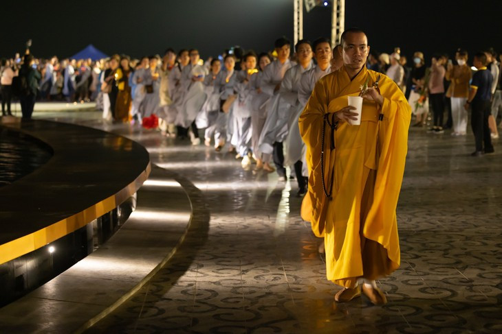 Lễ vía mừng ngày đản sinh của đức Quan Thế Âm Bồ Tát tại núi Bà Đen không chỉ là dịp để Phật tử và du khách thập phương tưởng nhớ đến công đức của Quán Thế Âm Bồ Tát, mà còn hòa mình vào thiên nhiên thanh lành nơi núi Bà, cảm nhận linh khí đất trời lan tỏa, thẩm thấu an lạc trong tâm và chiêm bái những công trình tâm linh kỳ vĩ. (Ảnh: Ngô Trần Hải An)