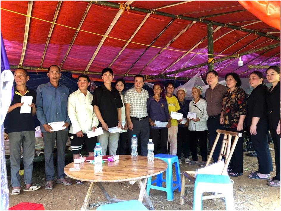 Chủ tịch Phan Xuân Dũng trao hỗ trợ đồng bào vũng lũ Nguyên Bình - Hình 3 Chu tich Phan Xuan Dung trao ho tro dong bao vung lu Nguyen Binh-Hinh-3