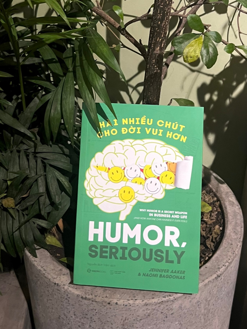 Sach hay: 'Hai nhieu chut cho doi vui hon'-Hinh-2