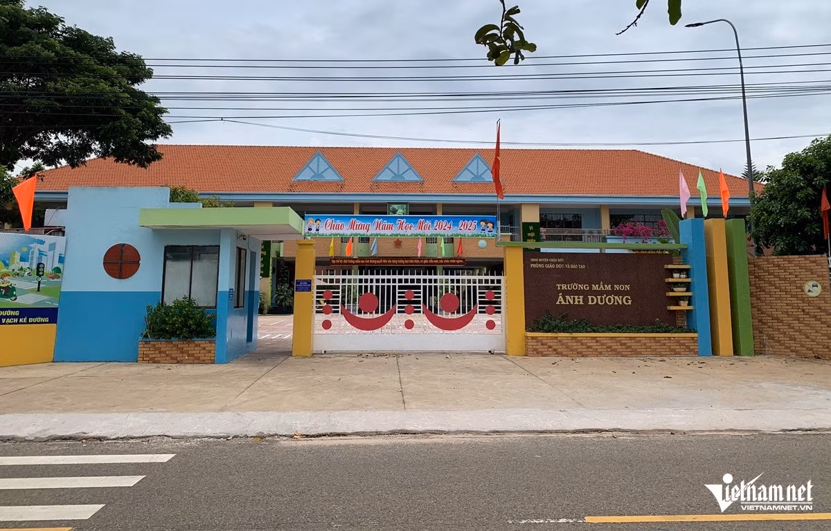 Lam ro phan anh suat com 30.000d cua giao vien chi co 2 mieng cha-Hinh-2