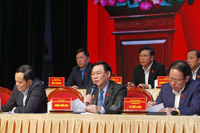 Chu tich Quoc hoi tiep xuc cu tri la cong nhan, nguoi lao dong Hai Phong-Hinh-2