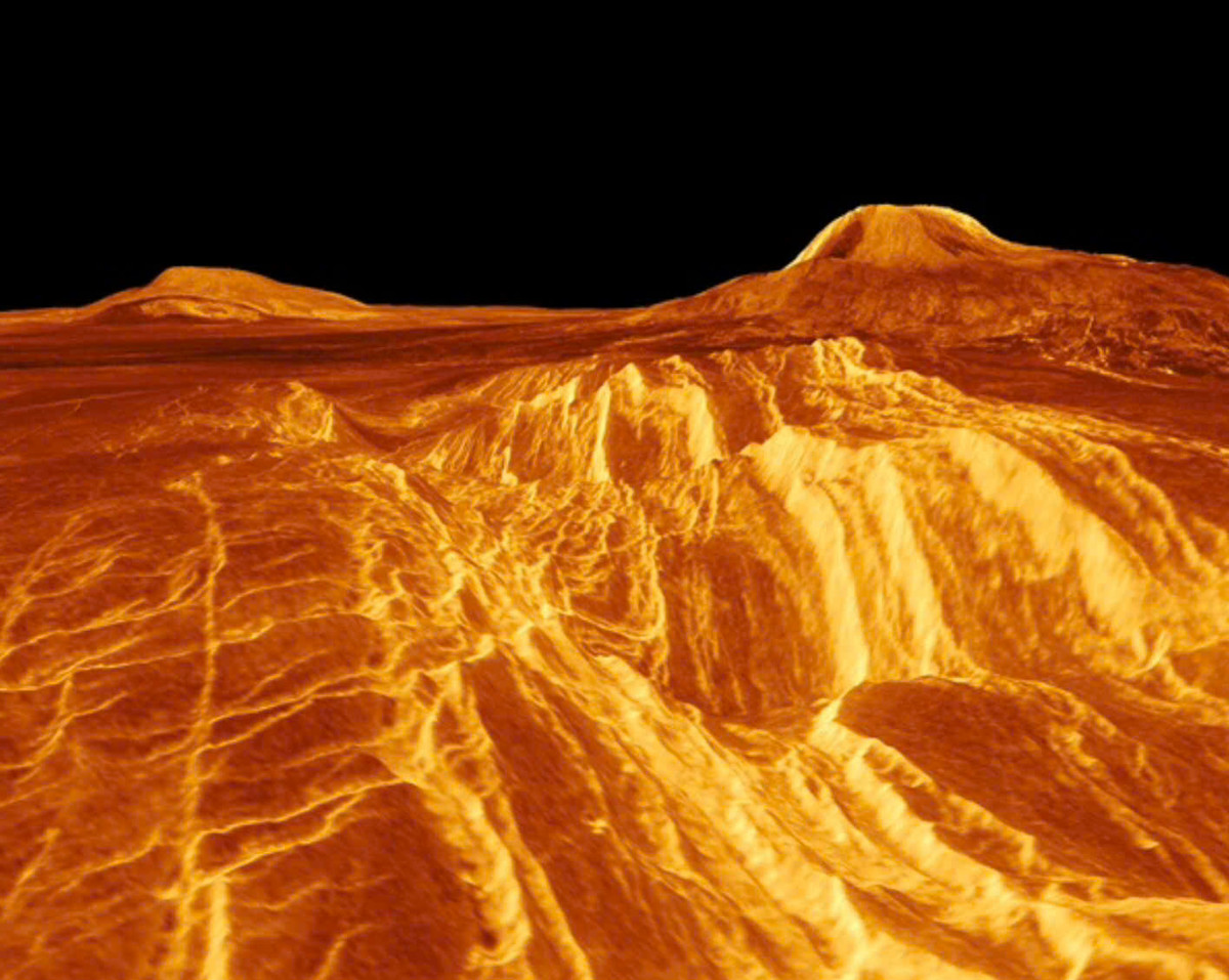 Tiến sĩ Robert Massey, phó giám đốc điều hành của Hiệp hội Thiên văn Hoàng gia, cho biết, đây là những phát hiện rất thú vị nhưng phải nhấn mạnh rằng kết quả này chỉ là sơ bộ và cần nhiều công việc hơn để tìm hiểu thêm về sự hiện diện của hai dấu hiệu sinh học tiềm năng này trong những đám mây của sao Kim. (Ảnh: Bảo vệ pháp luật)