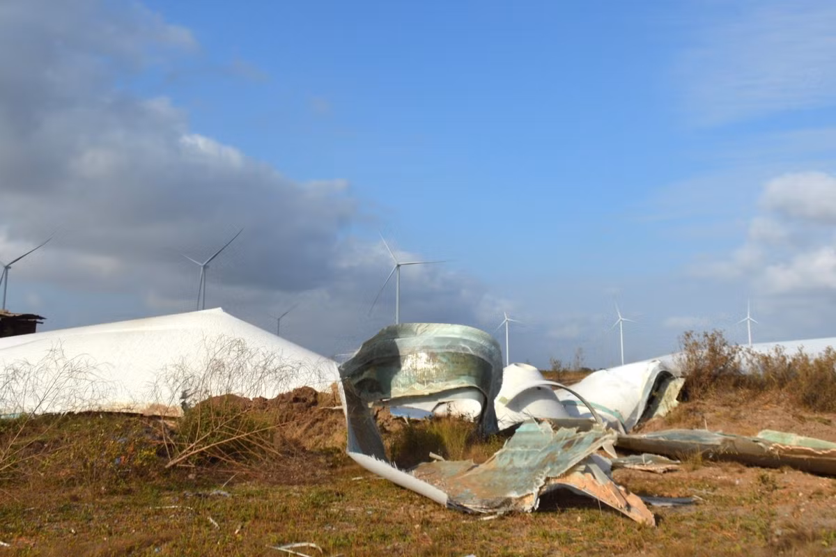 Hiện trường vụ việc có các mảnh vỡ kéo dài cả trăm mét.