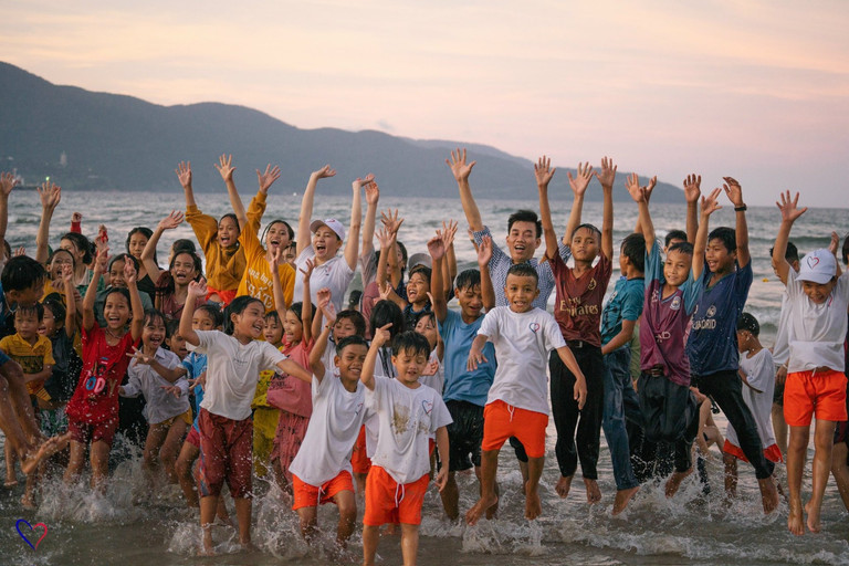 Nam ky su mang niem vui va hy vong moi cho tre em vung cao-Hinh-9