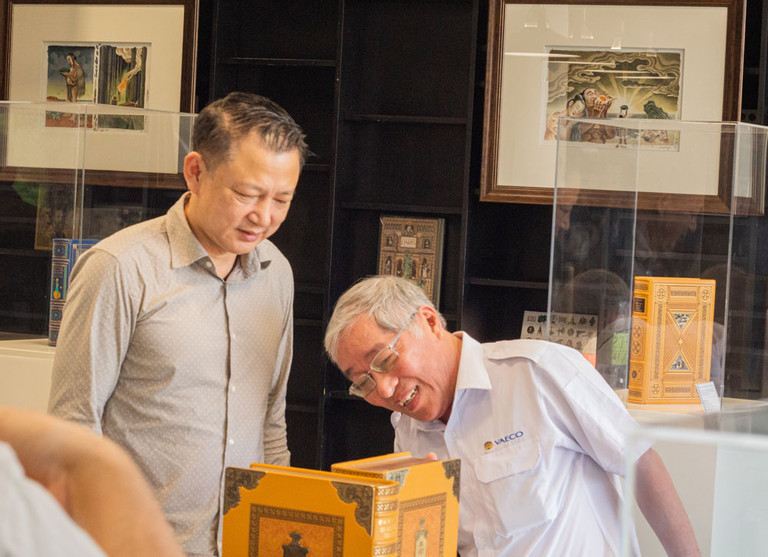 Man nhan voi 30 an ban sach dep, dac biet