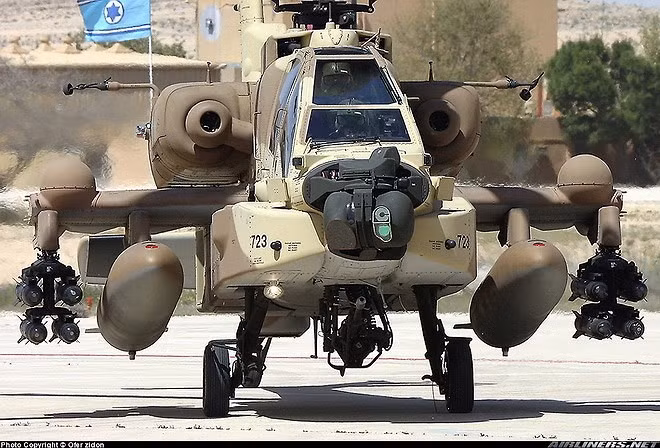 Theo India Express, đây là số trực thăng thuộc lô hàng đầu tiên trong tổng số 22 chiếc Apache AH-64E Guardian trị giá khoảng 1,15 tỷ USD mà New Delhi đã đặt mua từ Washington vào tháng 9/2015.