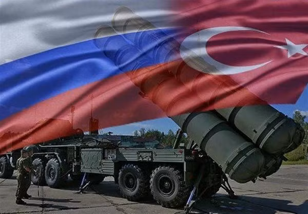 Ngoài ra thông tin chưa được kiểm chứng về việc tiêm kích Su-35S của Nga bay lên ngăn chặn chiến đấu cơ F-16 của Thổ Nhĩ Kỳ hoạt động trong không phận Syria cũng có thể là lý do khiến Ankara quyết tâm đẩy nhanh tiến độ đưa S-400 vào trực chiến.