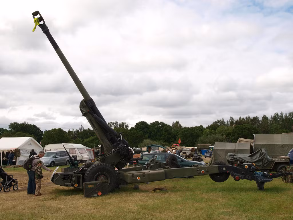 Tầm bắn của khẩu pháo này nằm trong khoảng từ 24 km tới tối đa 30 km tuỳ thuộc vào loại đạn mà nó sử dụng, pháo có tốc độ bắn tốc độ nhanh chỉ 15 giây cho ba phát đầu tiên. Nguồn ảnh: Militaryacc.