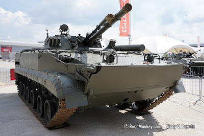 Tại triển lãm quốc phòng ADAS 2018 vừa được tổ chức tại Malina hồi cuối tháng 9 vừa rồi, có thể thấy một loạt các thiết bị quân sự thuộc hàng "khủng" như máy bay Su-35, huấn luyện cơ Yak-130, trực thăng Mi-35M, thiết giáp lưỡng cư BMP-3,... Nguồn ảnh: Defense.