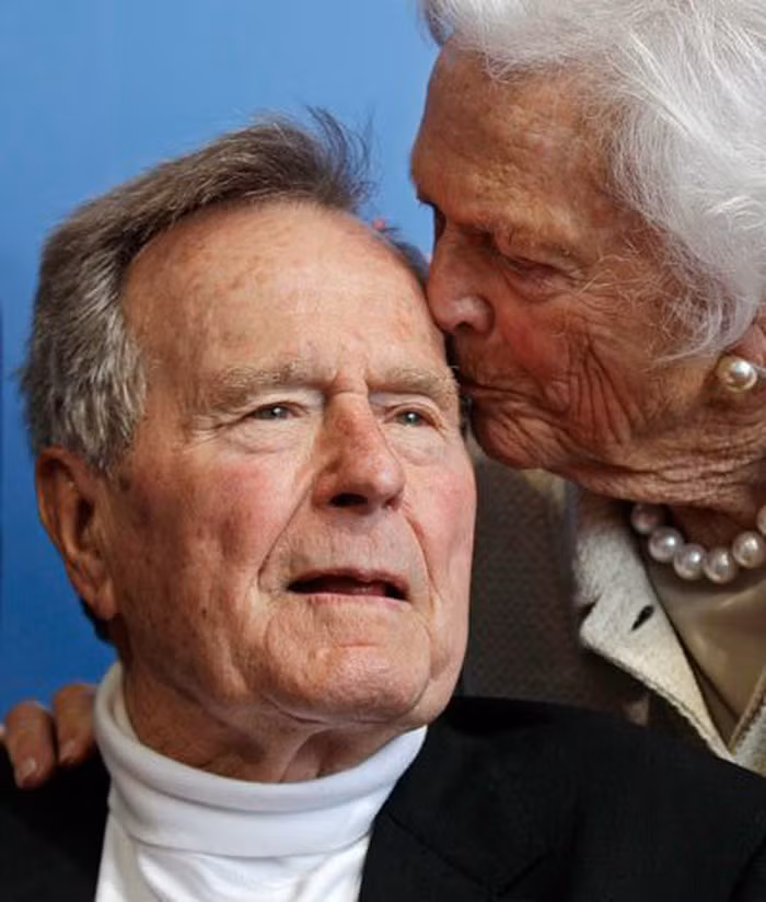 Nhung dau moc quan trong trong cuoc doi Bush 'cha'-Hinh-12