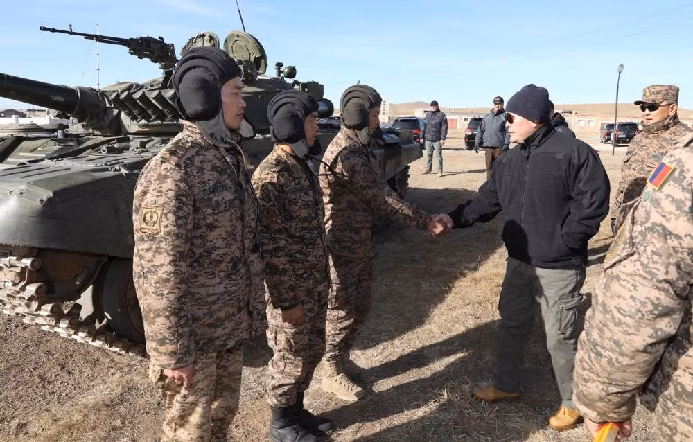 Xe tăng T-72A trong biên chế Lữ đoàn Đặc nhiệm Độc lập Số 16 của Mông Cổ. Nguồn ảnh: Oikon.