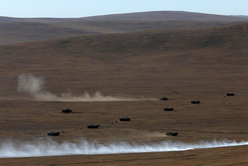 Trong thời gian căng thẳng ngoại giao lẫn quân sự giữa Liên Xô - Trung Quốc năm 1978, Quân đội Mông Cổ đã nhận được rất nhiều trang thiết bị hiện đại từ phía Moscow để tăng cường sức mạnh cho lực lượng này, đề phòng một cuộc tấn công tổng lực từ phía Trung Quốc. Nguồn ảnh: Oikon.